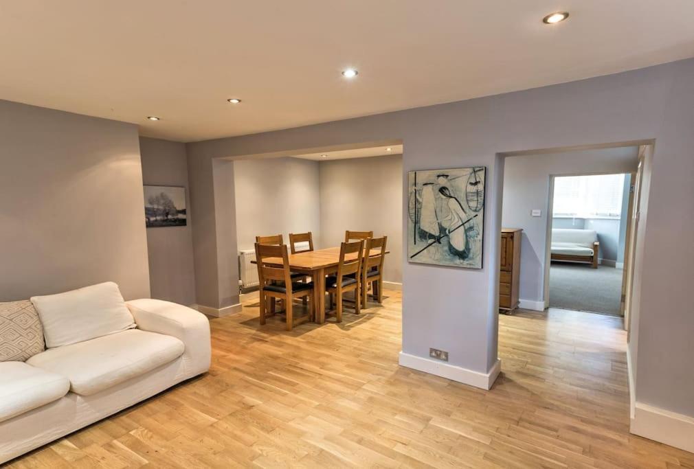 Charming Apartment In Deal Near The Beach & Town Exterior photo